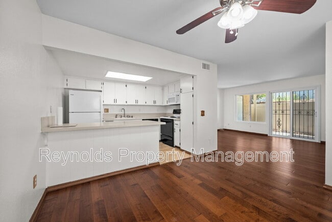 Building Photo - 601 R Ave Unit #15 Rental