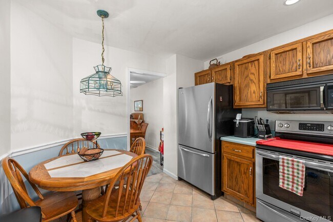 Photo - 702 Somerset Knoll