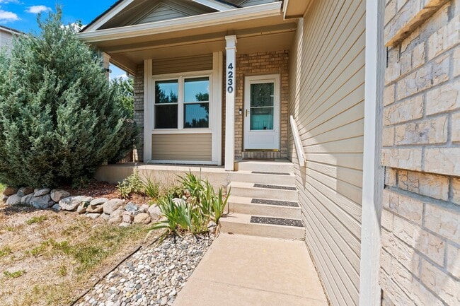 Photo - Beautiful 4 Bedroom Broadmoor Glen home - (D12 Schools)