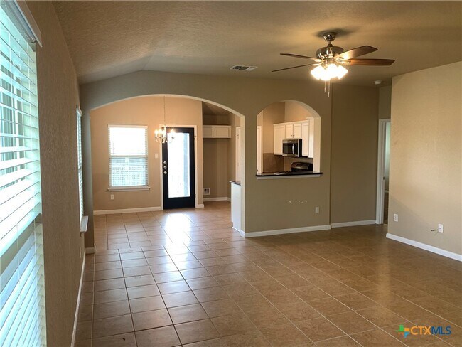 Photo - 2587 Diamondback Trail