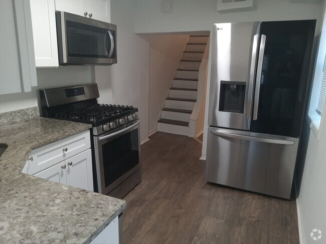 Building Photo - 905 W Lombard St Rental