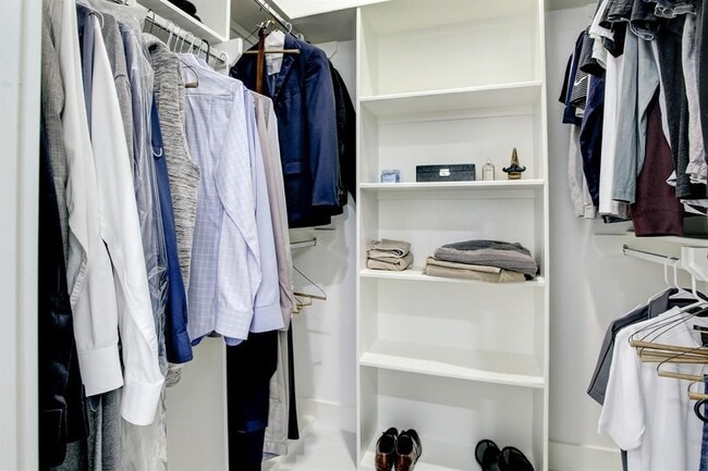 Photo - 808 Fisher St