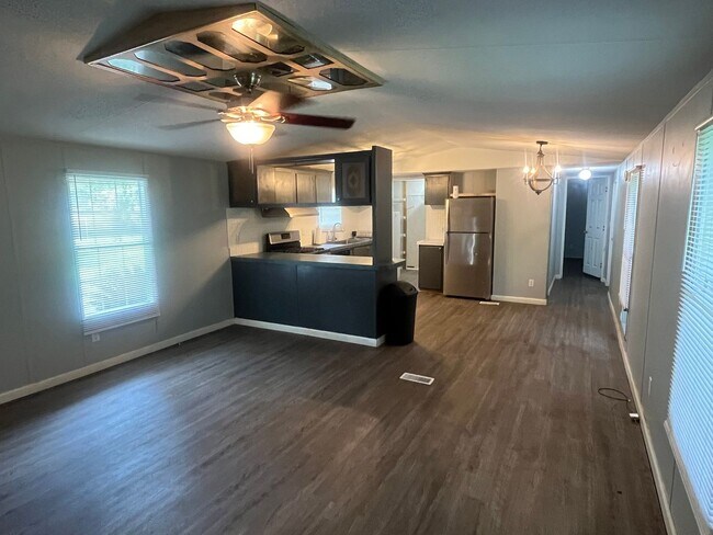 Photo - Newly renovated 3 Bedroom Mobile Home Just...