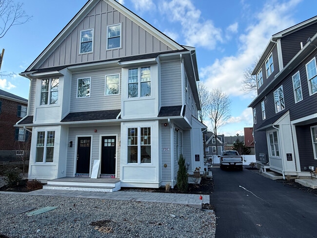 Photo - 49 Chase St Unit 1