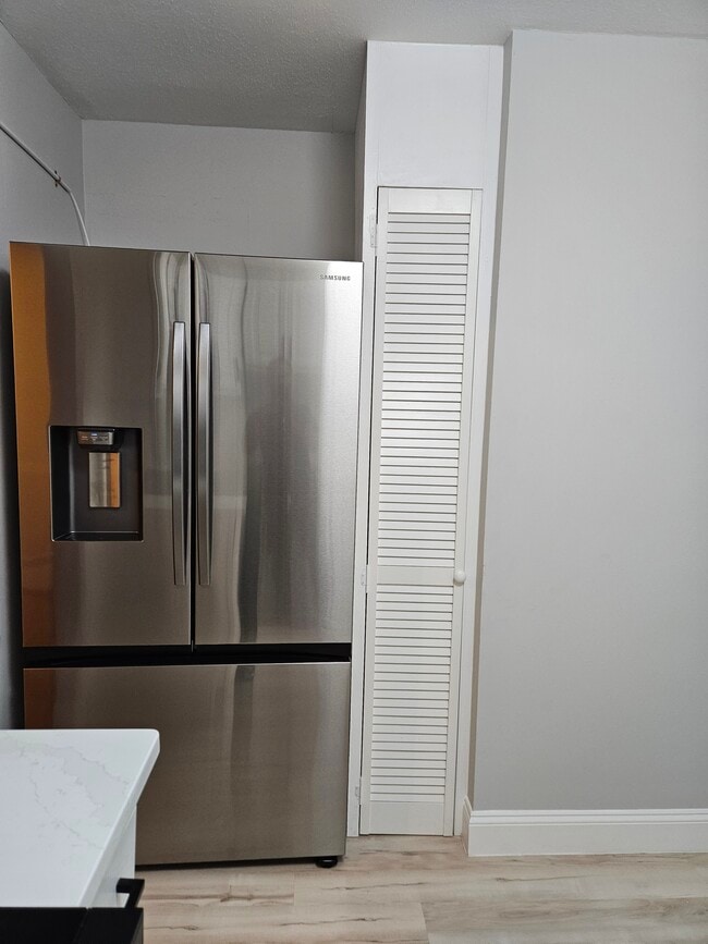 Kitchen - 4 Brook Rd