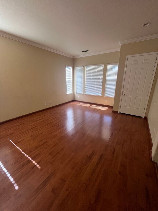 Photo - BEAUTIFUL HOME IN WEST ROSEVILLE!!