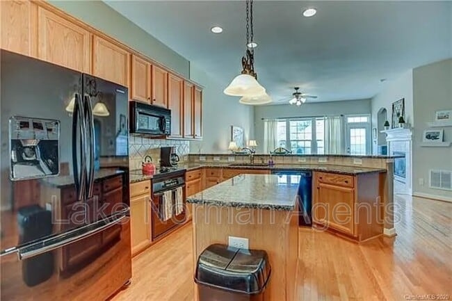 Photo - 17033 Calton Way Rd