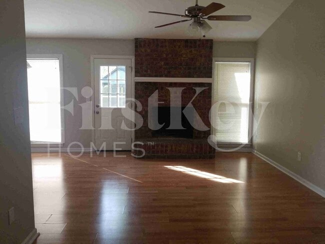 Photo - 430 Citadel St