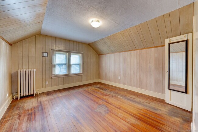 Photo - 18 Hubbard Pl