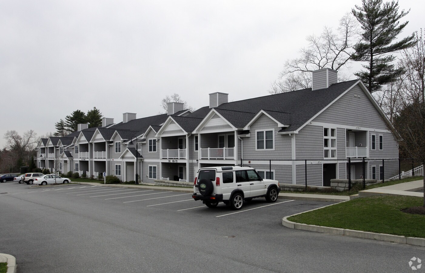 Ledgewood Commons - Ledgewood Commons