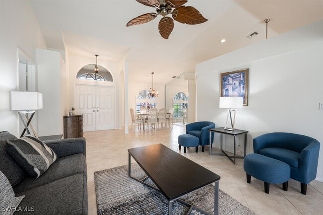 Photo - 626 Lambton Ln