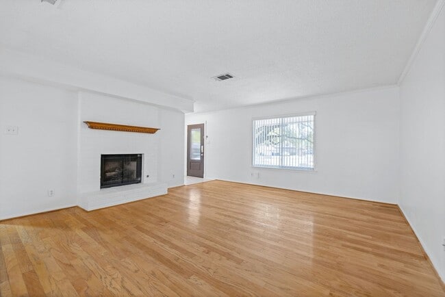 Photo - Happiness on Harcourt!