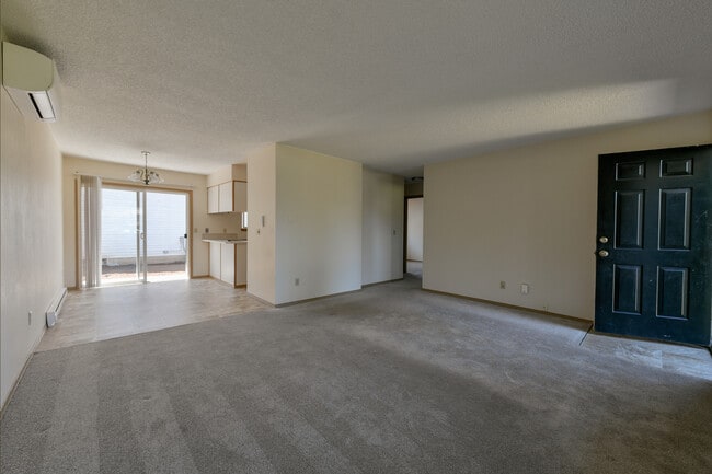Living Room & Dining Area - 2118 19th St Unit 1