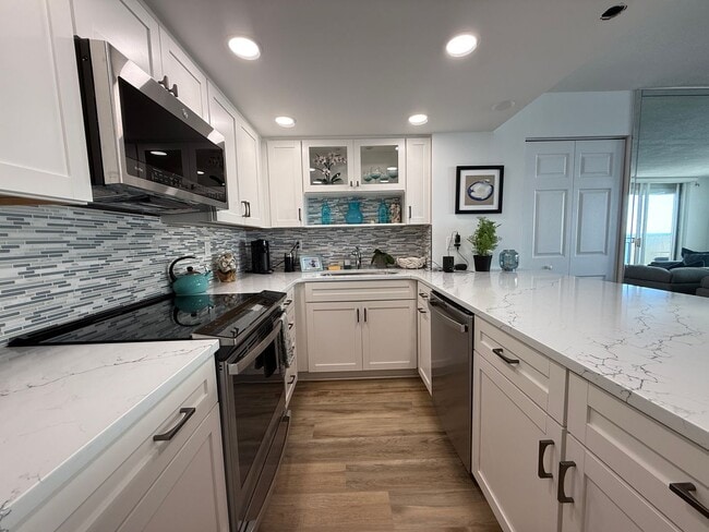 Building Photo - Stunning Atlantic Ocean view 1bedroom 1 bathroom condo