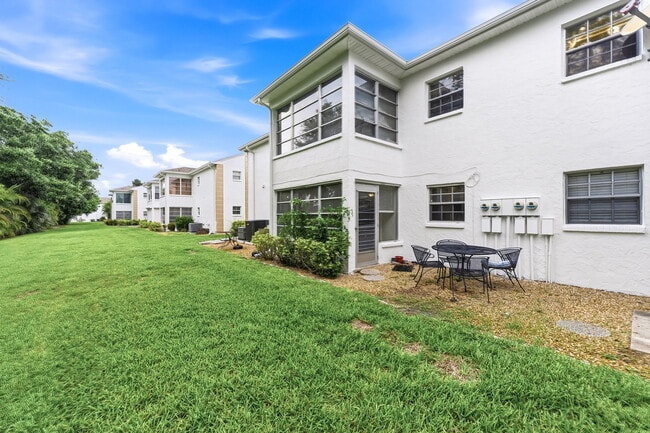Photo - 1514 Edgewater Cir Unit 2