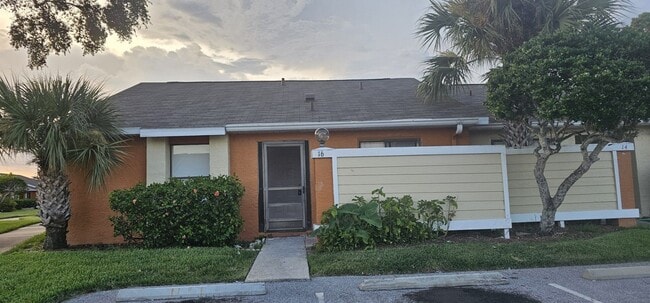 Building Photo - SILVER PARK VILLAS Rental