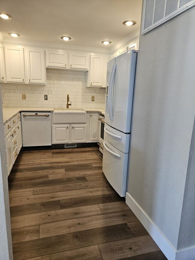 Photo - Wonderful townhome for rent in Nampa. Near Lake Lowell.