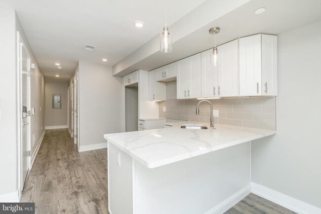 Building Photo - 2339 N 10th St Unit 2 Rental