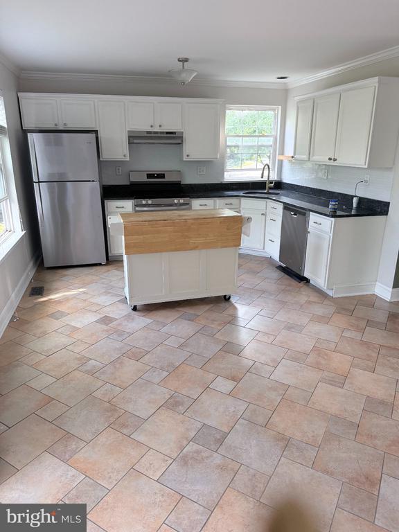 Photo - 102 Whistling Swan Ln