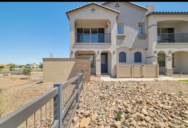 Building Photo - Like Brand New Luxurious Modern 3 Bedroom ... Rental