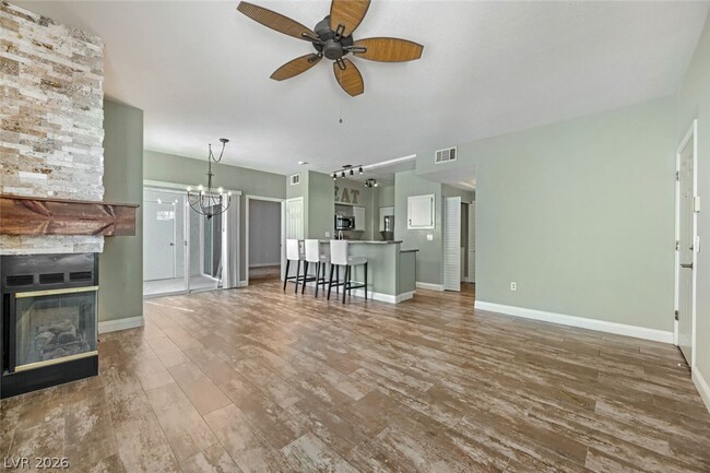 Photo - 2251 Wigwam Pkwy Unidad 2014