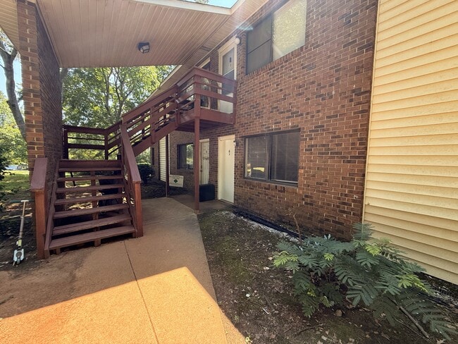 Building Photo - 1522 Parkway Ct