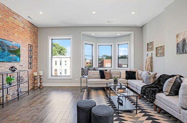 Photo - 3330 S Indiana Ave Unit 2s