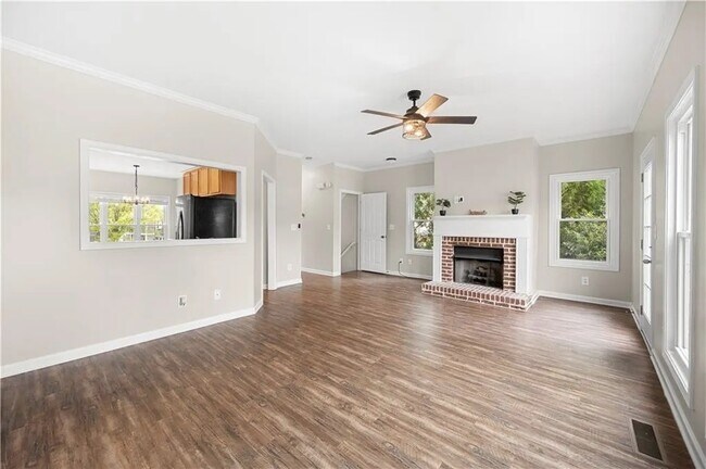 Photo - 4844 Liberty Plz