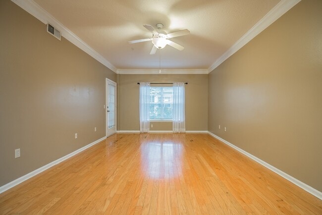 Livingroom - 4207 S Dale Mabry Hwy Unit 6312