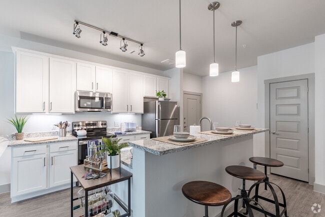 1HAB, 1BA - 760&nbsp;ft² - Tide on 35