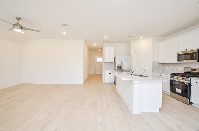 Photo - 31134 Royal Acrs Ct