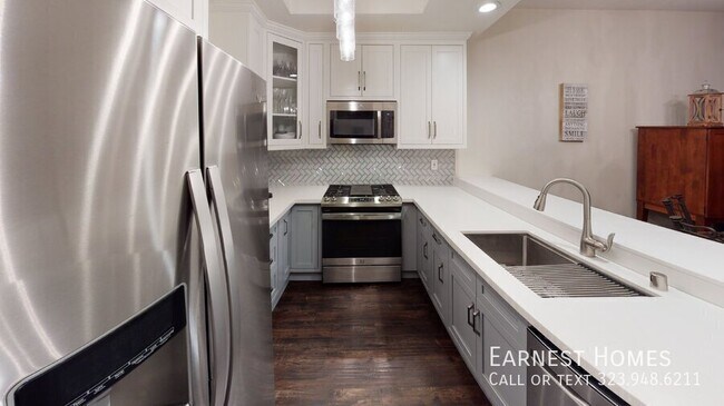 Photo - 3480 Barham Blvd Unidad 109