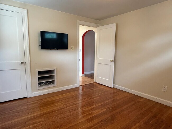 Photo - 31 Falmouth Rd