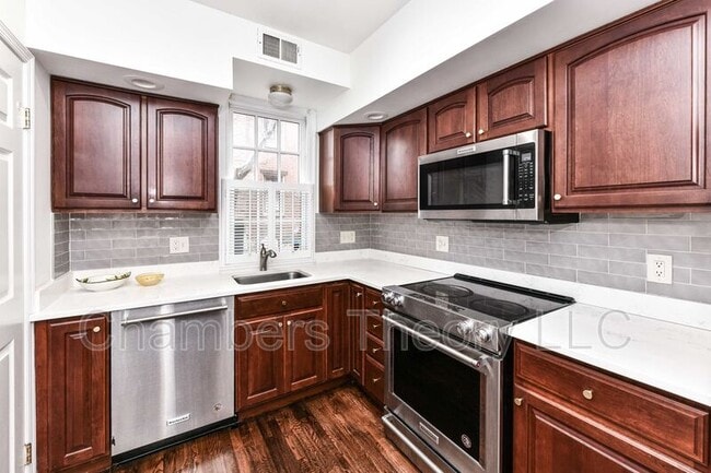 Photo - 509 S St Asaph St