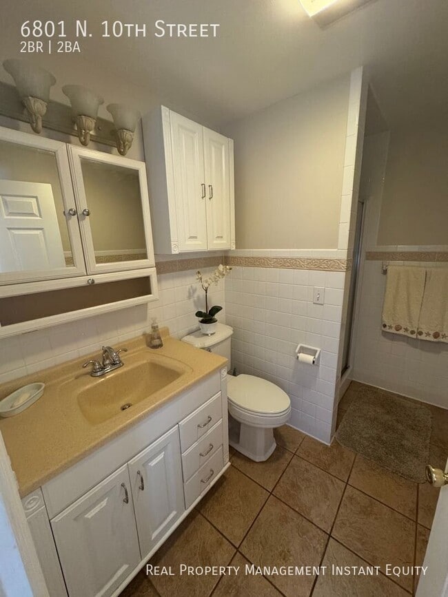 Photo - 6801 N 10th St