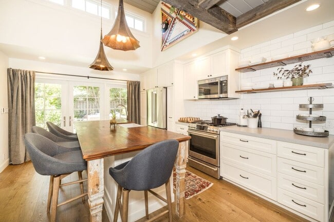 Photo - 6 Year "Young" Cottage w/ AC & Private Yard!