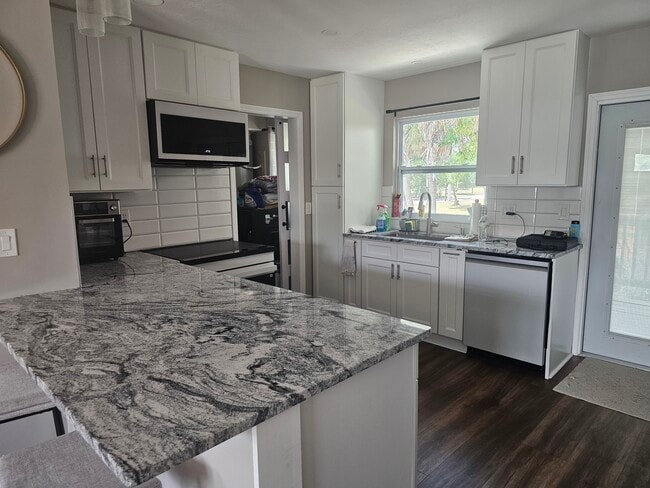 Photo - 2068 Fruitville Rd