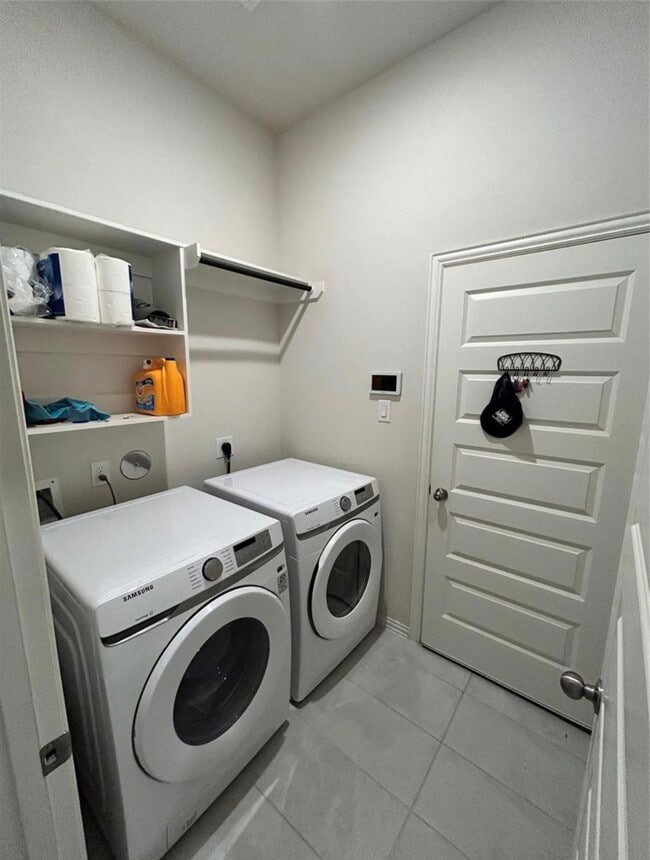 Building Photo - 12218 English Mist Dr