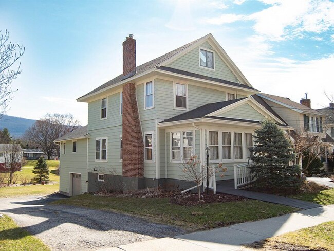 Photo - 10 Wallace Aveune