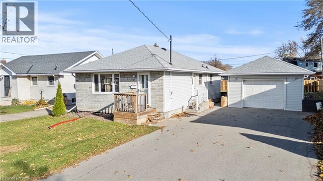 Photo - 14 Westmount Ave