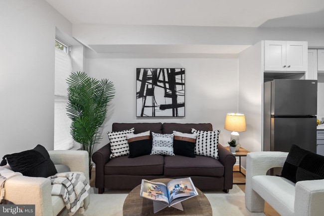 Photo - 431 Whitridge Ave