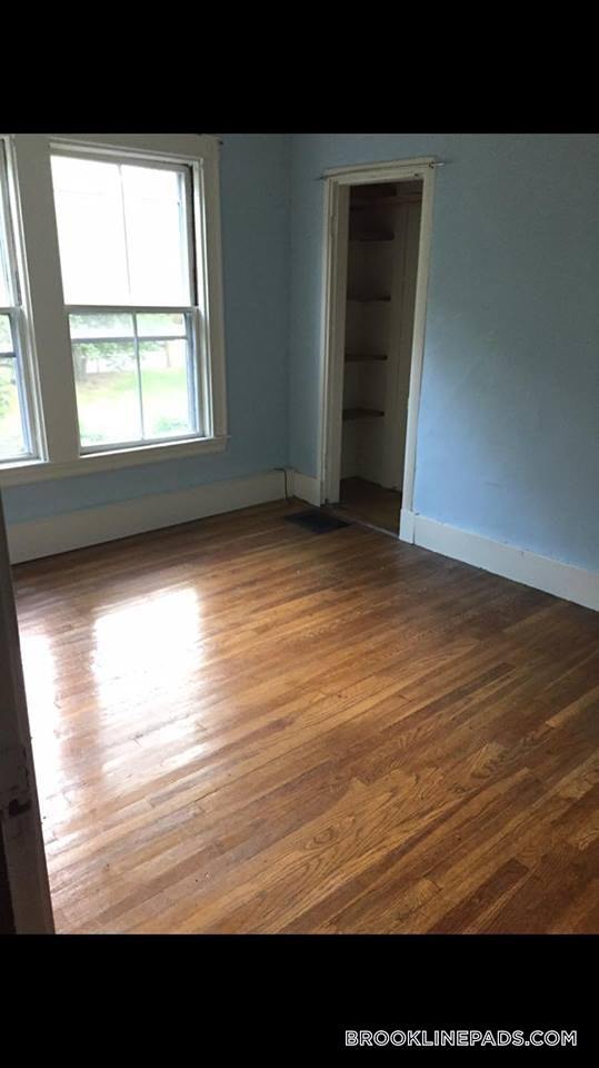 Building Photo - 24 Brook St