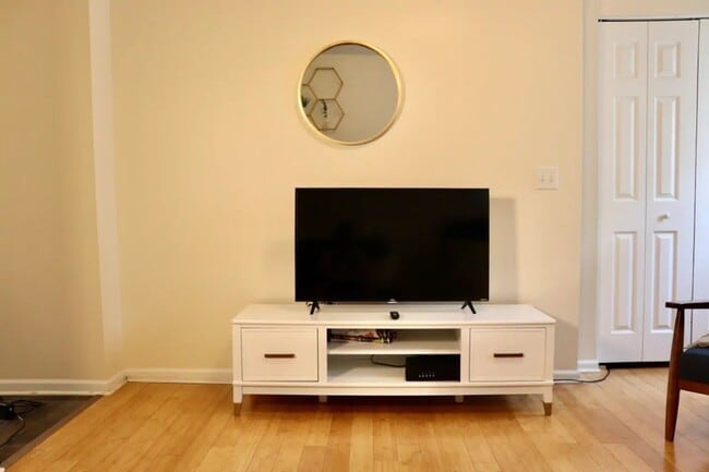 Photo - 1600 Jackson Unidad 1602A