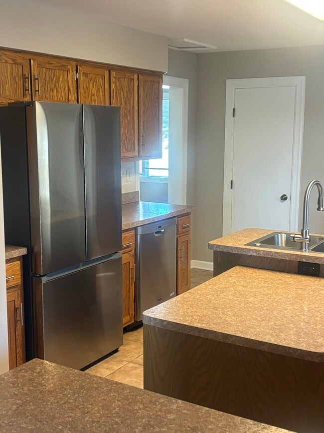 Photo - 21 Lakeview Pl