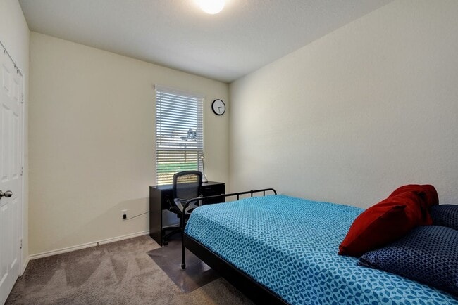 Photo - 317 Kotara Cyn