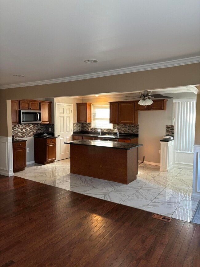 Photo - 18044 Prest St