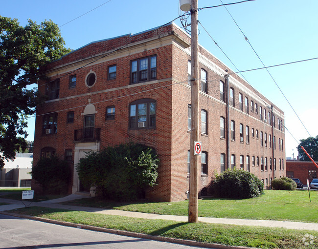 Bryn Mawr Apartments - Bryn Mawr Apartments