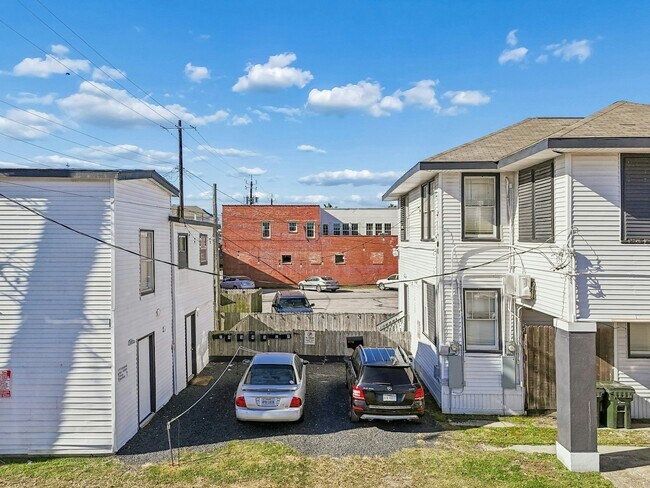 Photo - 2115 Broadway Avenue J Unidad 7