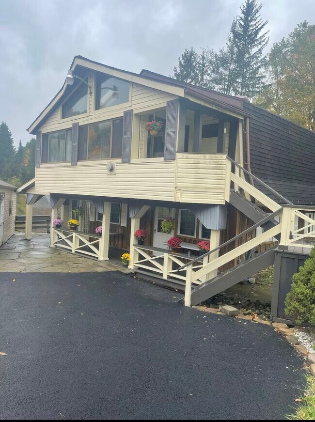 Photo - 214 Foster Rd