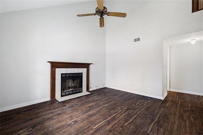 Photo - 1055 Autumn Crest Ct